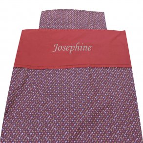 Juniorsengetj - Bordeaux med sm blomster -  med/uden navn