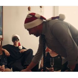 Nissehue i groft strik - Stribet r�d/Gr� - Fra 2 �r til voksen-med/uden navn