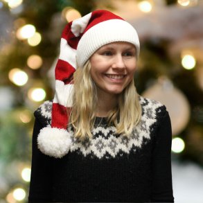 Nissehue i strik - Rd/hvid stribet - Fra 2 r til voksen-med/uden navn